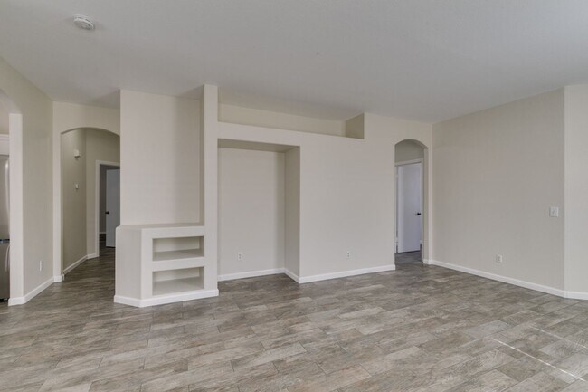 Building Photo - Beautifully updated 3-bedroom home offerin...