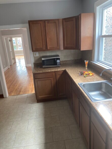 Building Photo - 7544 S Sangamon St