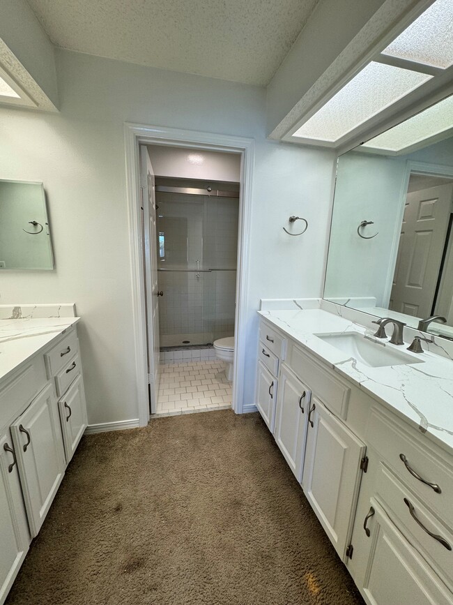 Primary master bathroom - 5400 Water Oak Ln