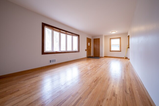 Building Photo - 10932 Russell Ave S