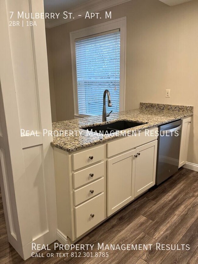 Building Photo - 7 Mulberry St