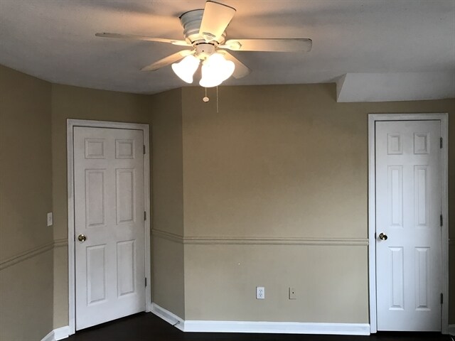 Building Photo - 2664 Lake Park Bend