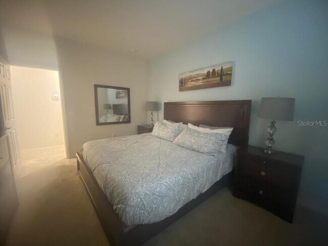 Building Photo - 8928 Shine Dr