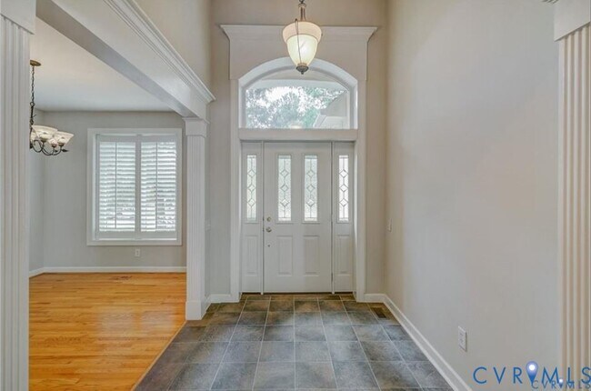 Building Photo - 4753 Royal Burgess Ct