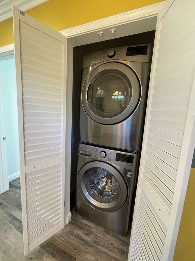 Building Photo - Nor Cal Realty, Inc - 1 bedroom 1 bath house