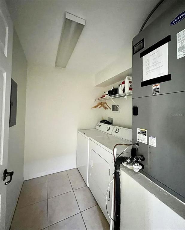 Building Photo - 2884 Club Cortile Cir
