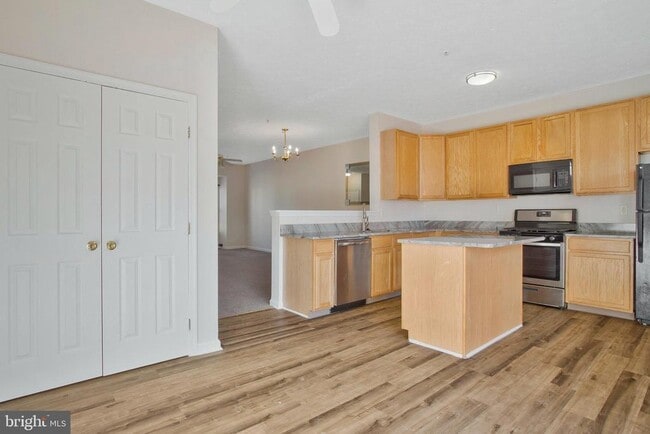 Building Photo - 4414 Lavender Ln