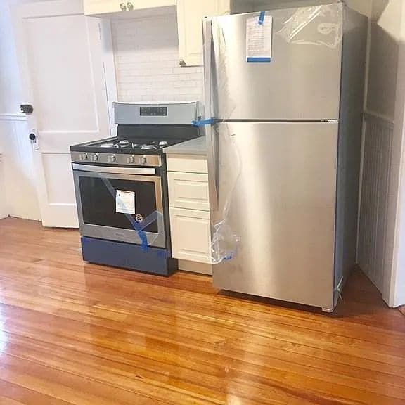 Building Photo - Available NOW! Spacious 3 BED 1 BATH in quiet neighborhood