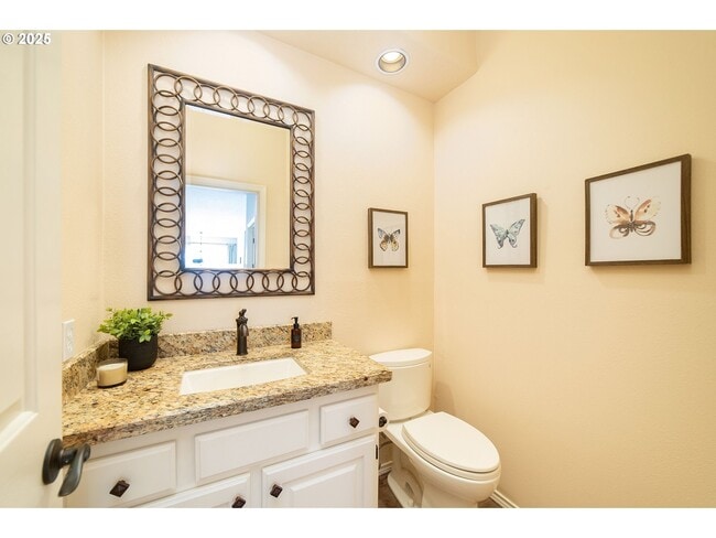 Building Photo - 5630 SW Kruse Ridge Dr
