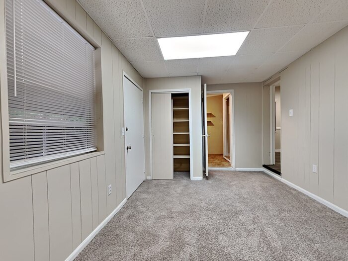 Building Photo - 10567 Dove Ln