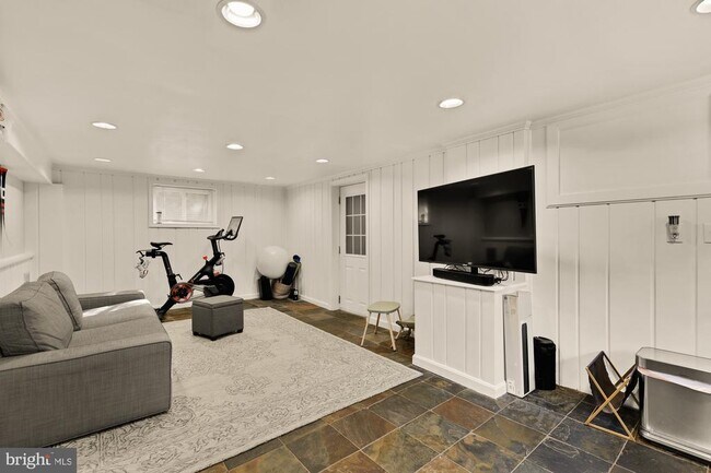 Building Photo - 11612 Galt Ave