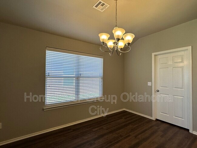 Building Photo - 3508 SE 95th St