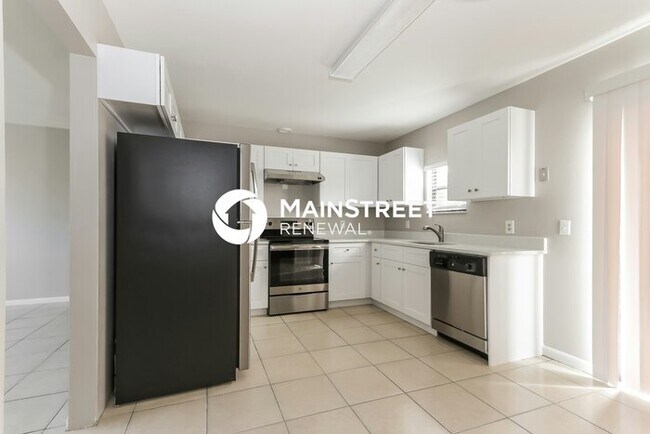 Building Photo - 3 Bedroom Pet-Friendly Home in Port St Lucie, FL with Main Street Renewal