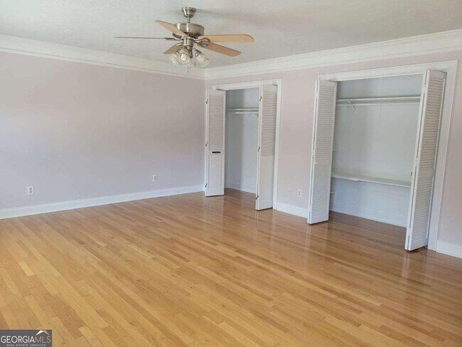 Building Photo - 487 Arbour Run