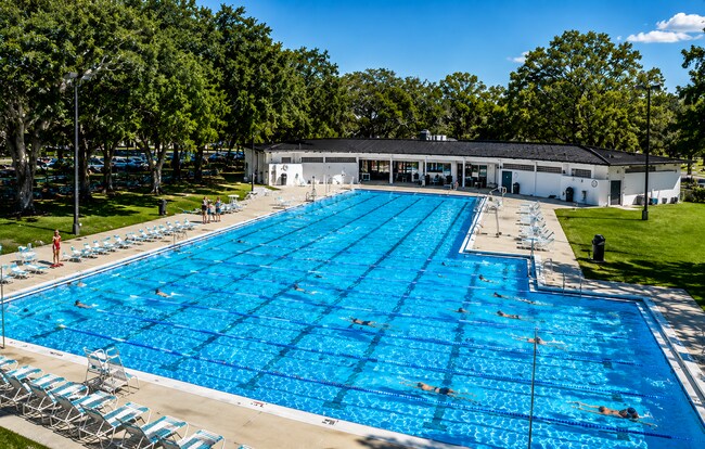 Building Photo - FURNISHED Beautiful Pool Home x Rent in Winter Park Close to Rollins College !