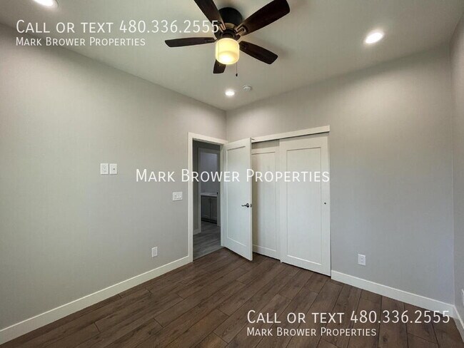 Building Photo - 1561 E Mahoney Ave