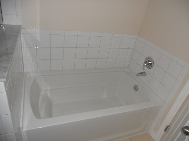 Building Photo - 7522 39th Pl N