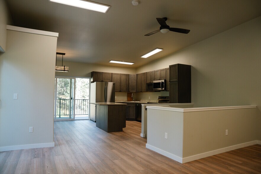 Building Photo - 128 Saddle Loop