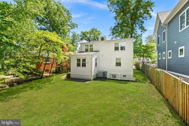 Building Photo - 3103 Plyers Mill Rd