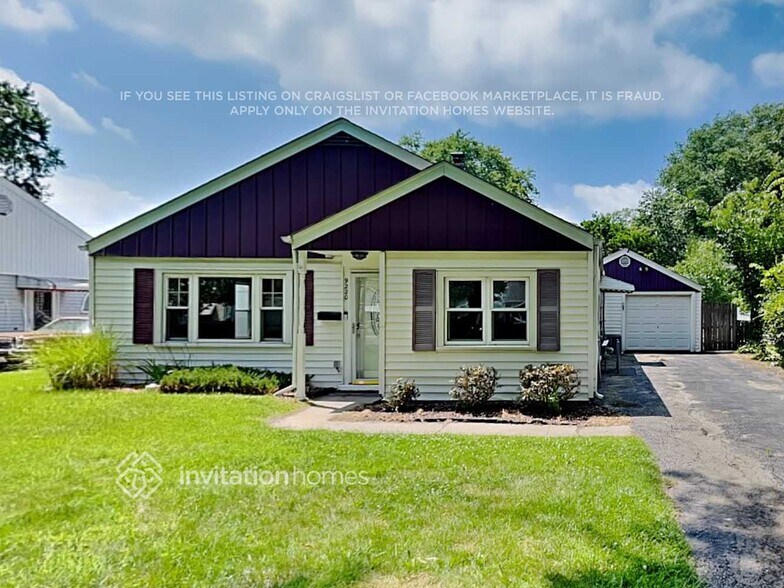 Primary Photo - 9220 S 49th Ct