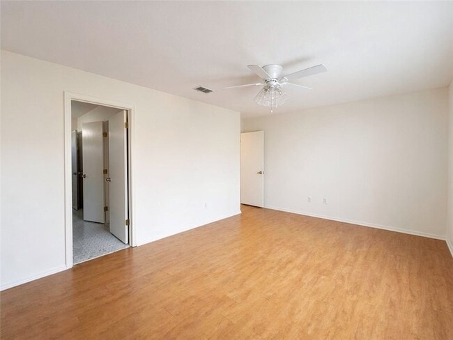 Building Photo - 15334 Barataria Dr
