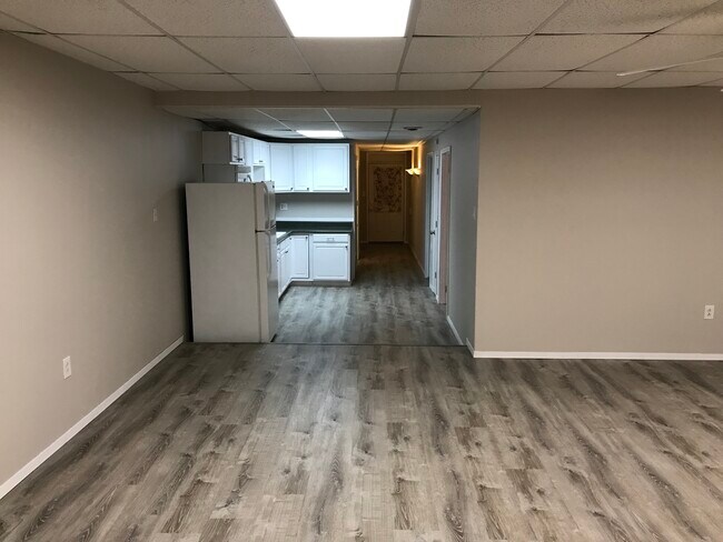 Building Photo - 351 Chicago Rd