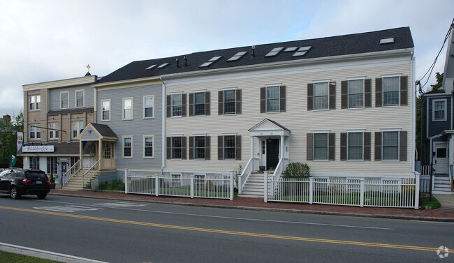 Primary Photo - 136 High St