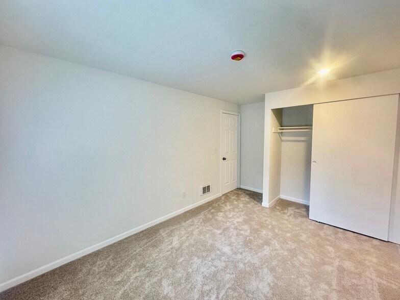 Building Photo - Completely Remodeled!!!