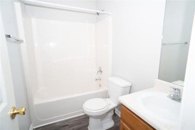Building Photo - 52 Fieldstone Ct