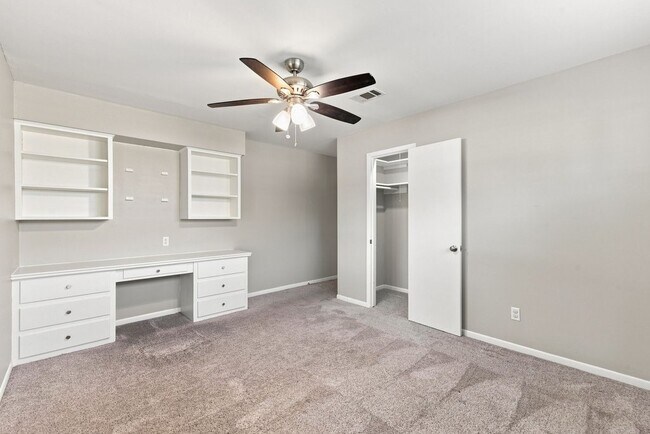 Building Photo - 5522 Dumfries Dr