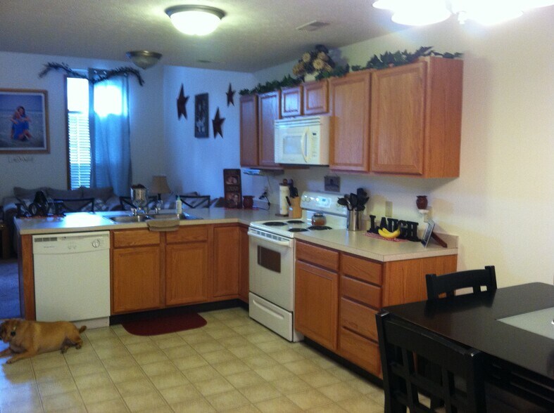 Building Photo - 758 Coe Rd