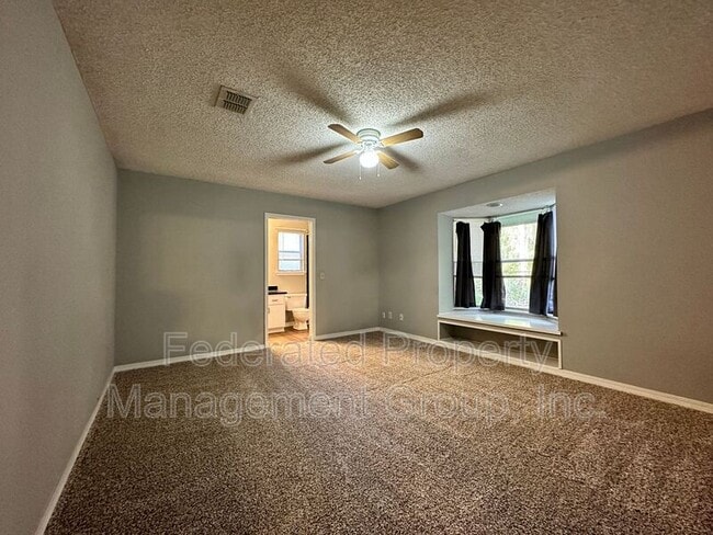 Building Photo - 1680 Sandy Hollow Loop