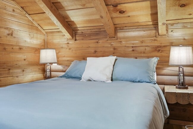 Building Photo - 166 Nantahala Pass Rd