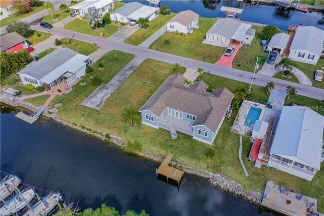 Building Photo - 631 Tahiti Ct