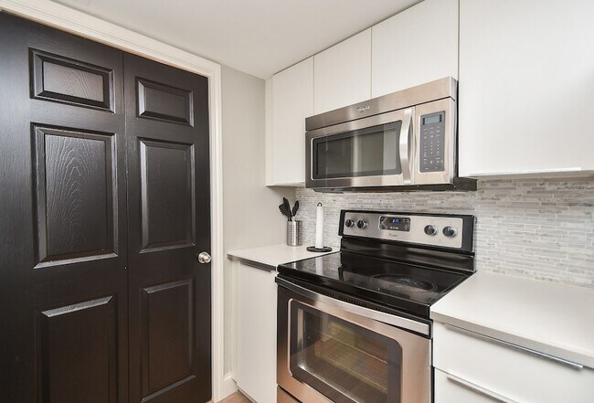 Building Photo - 3525 Sage Rd