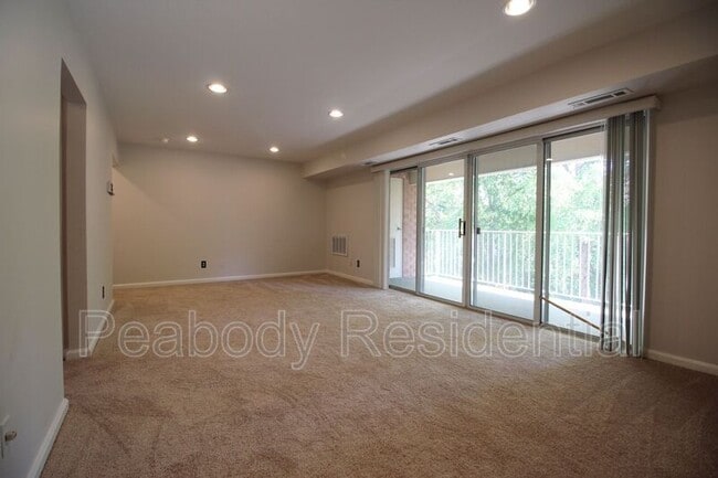 Building Photo - 2833 Kalmia Lee Ct