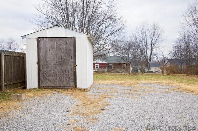 Building Photo - For Rent: 3BR, 2BA house