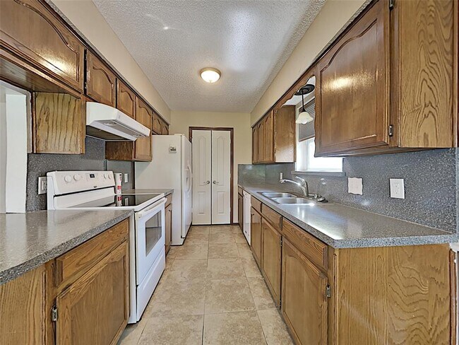 Building Photo - 6328 Hunters Glen Dr
