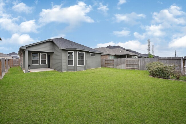 Building Photo - 9119 Brixham Dr