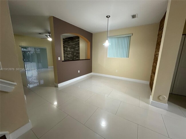 Building Photo - 27326 SW 142nd Ct