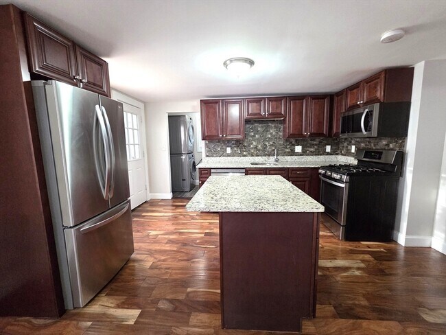 Building Photo - 71 Pratt St