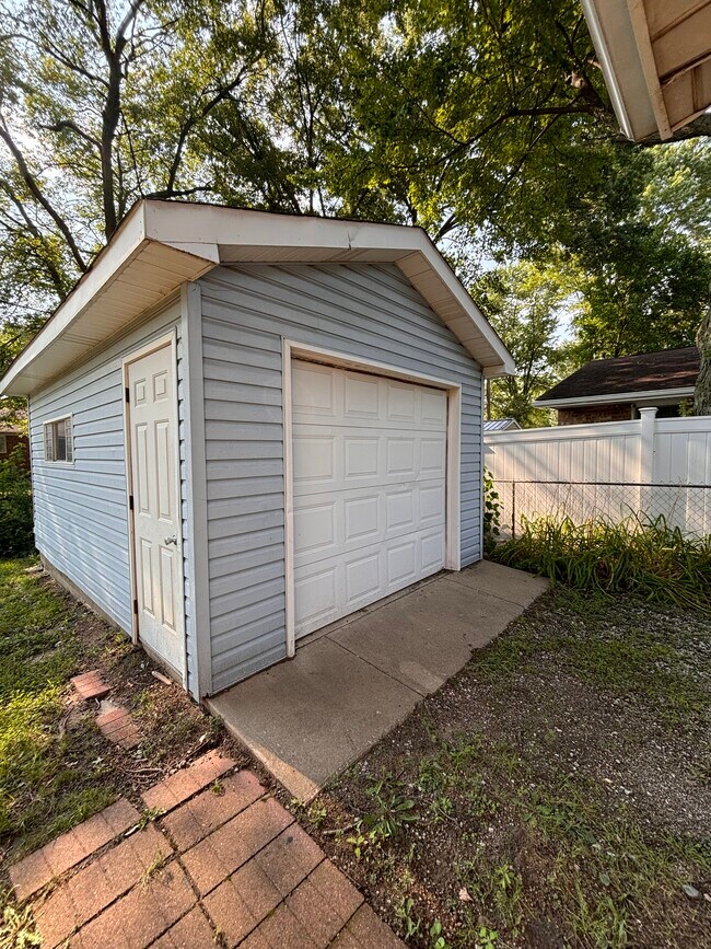 Building Photo - 1101 Salem St