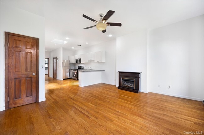 Building Photo - 118 W 136th St