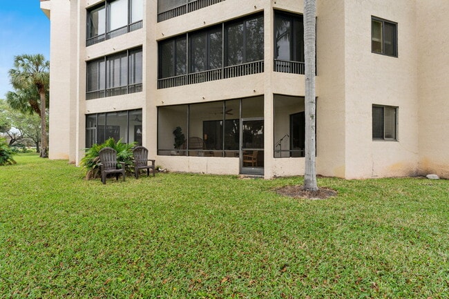 Building Photo - 7546 La Paz Blvd