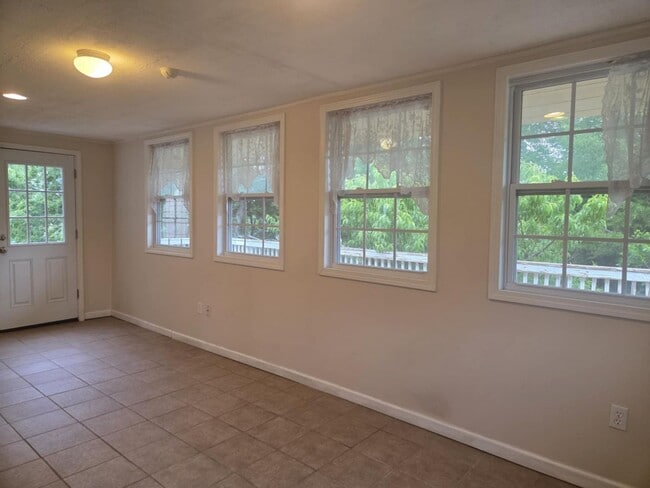 Building Photo - 601 Tall Grass Dr