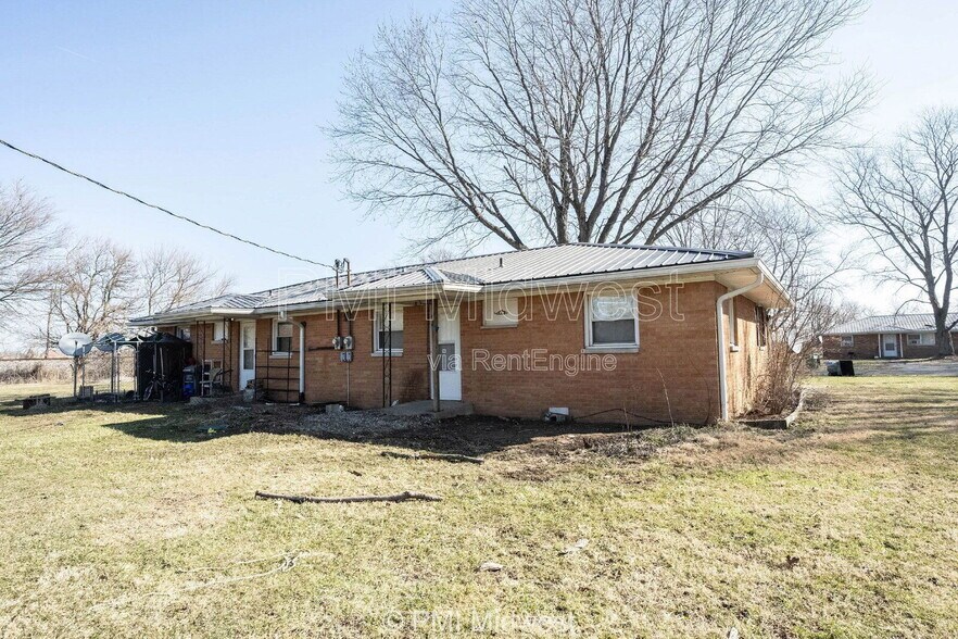 Building Photo - 570 US-52