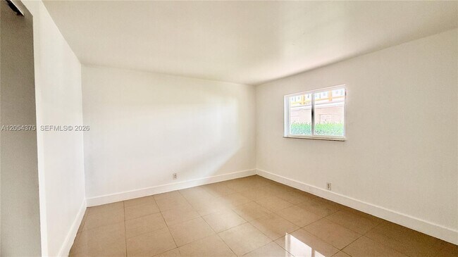 Building Photo - 1548 SW 5th Pl