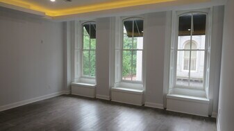 Building Photo - 717 Walnut St