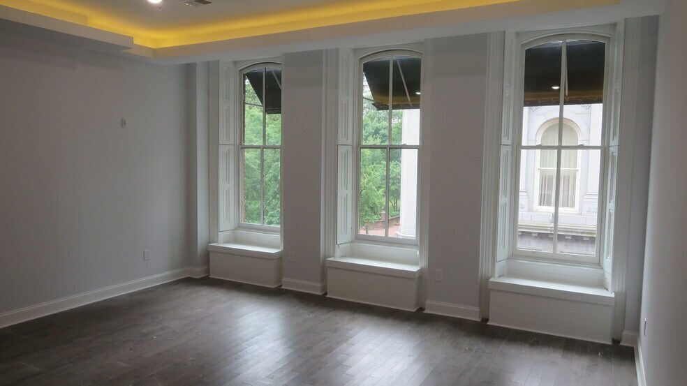 Building Photo - 717 Walnut St