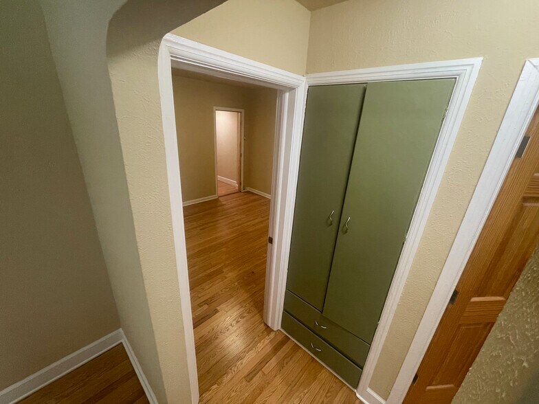 Building Photo - 1991 Glen Garry Dr